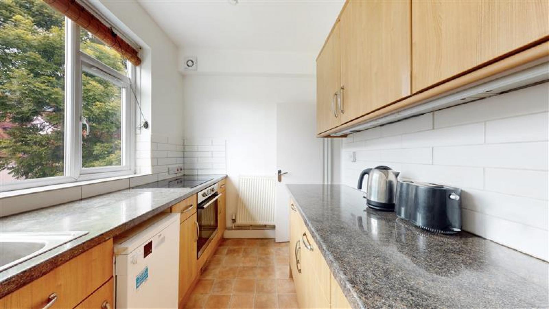 			2 Bedroom, 1 bath, 1 reception Flat			 Weech Road, West Hampstead